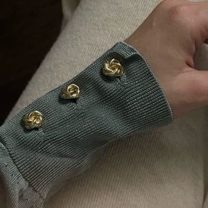Top with cute buttons
